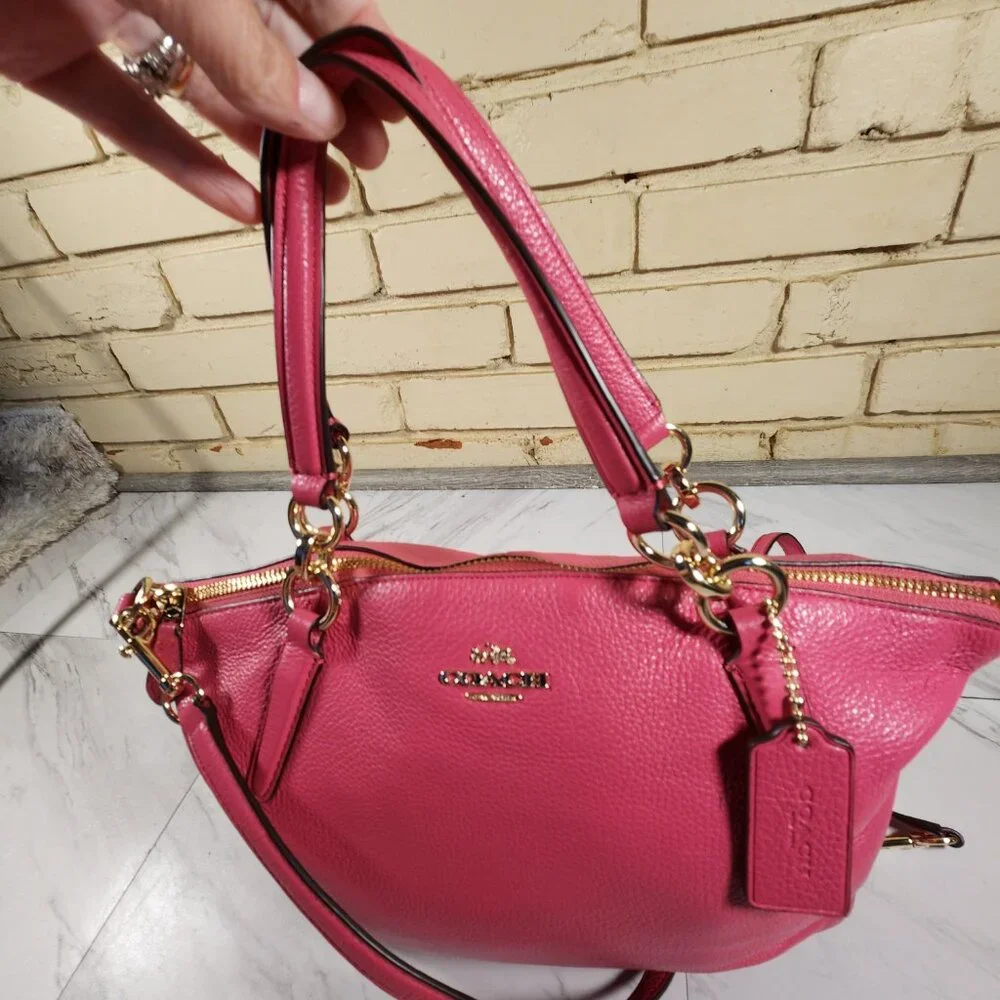 Like New Coach Pink Leather Shoulder  Bag Purse